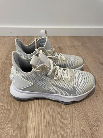 Nike basketschoenen maat 38,5