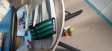 Adidas badslippers maat 44.5 beschikbaar voor biedingen