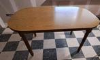 Houten tafel met 4 houten stoelen in hout en rieten zitting., Huis en Inrichting, Tafels | Eettafels, Ophalen, Gebruikt, 100 tot 150 cm