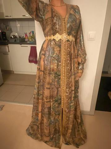 Robe orientale MAROKISTA takchita labsa caftan T 40 à T 44 beschikbaar voor biedingen