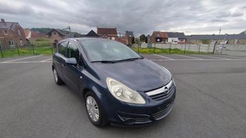 Opel   corsa  benzine  essence beschikbaar voor biedingen