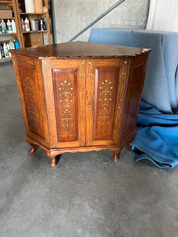 Kleinmeubel beschikbaar voor biedingen