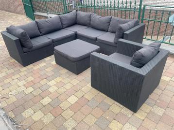 Loungeset beschikbaar voor biedingen