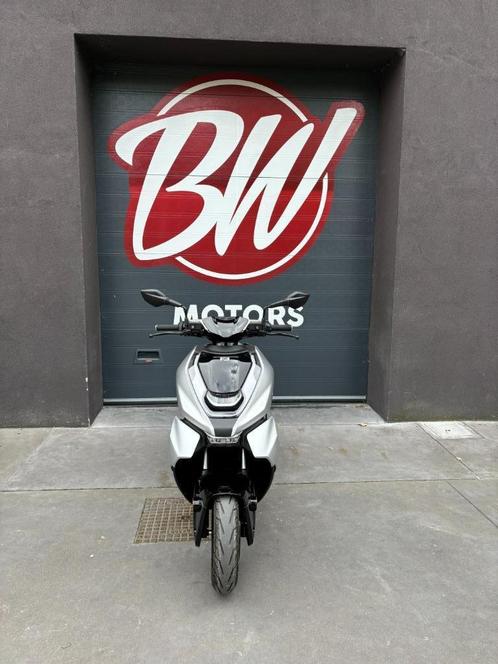 Zeeho AE8 Starship Silver @ BW Motors Mechelen, Motoren, Overige Motoren, 12 t/m 35 kW, Ophalen