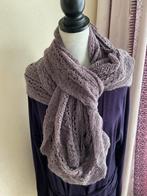 Sjaal van Camaieu gebreid rond de hals/gesnoerd, Kleding | Dames, Ophalen of Verzenden, Gedragen, Sjaal