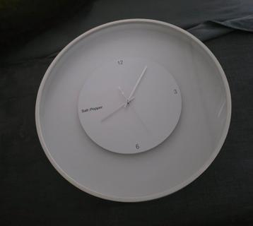 Wandklok walt&pepper beschikbaar voor biedingen