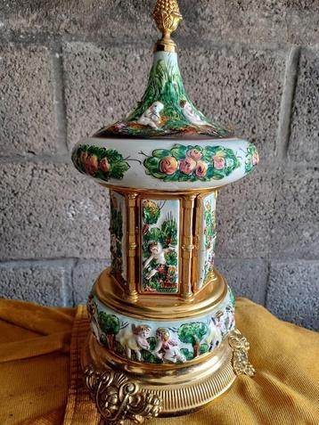 Ancienne garniture avec rangement, Enlèvement