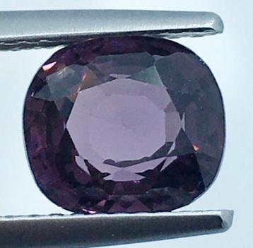 Spinel 2,27ct (IGI) beschikbaar voor biedingen