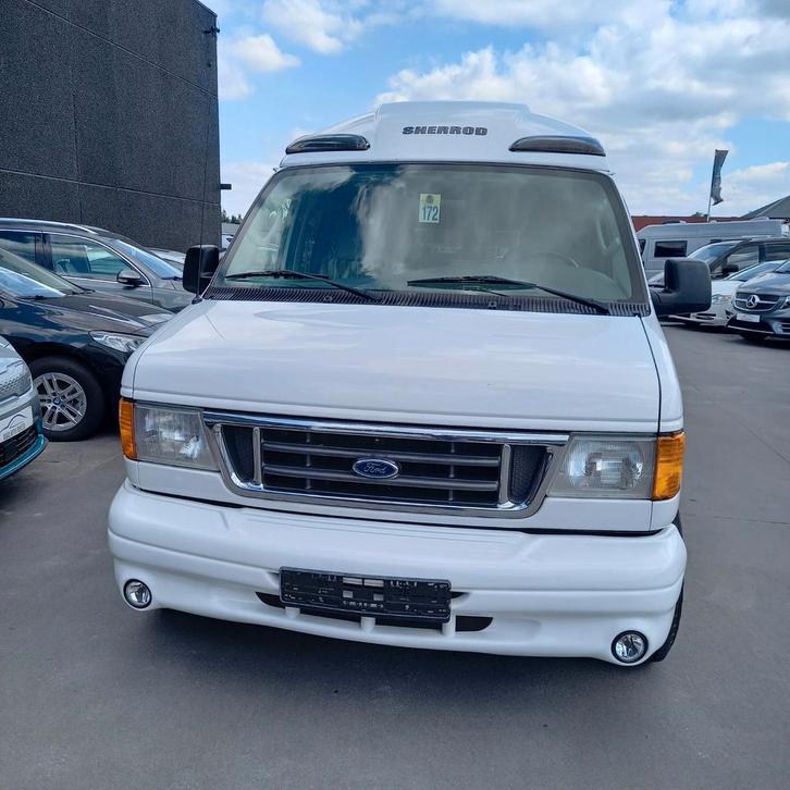 Camping-car Ford Econoline E150 construit en 2005, Autos, Ford, Particulier, Bluetooth, Cruise Control, Essence, Automatique, Blanc