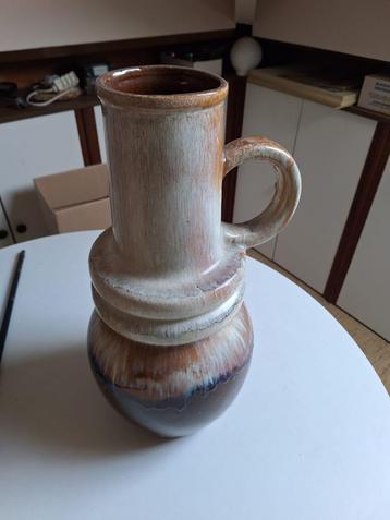 vaas beschikbaar voor biedingen