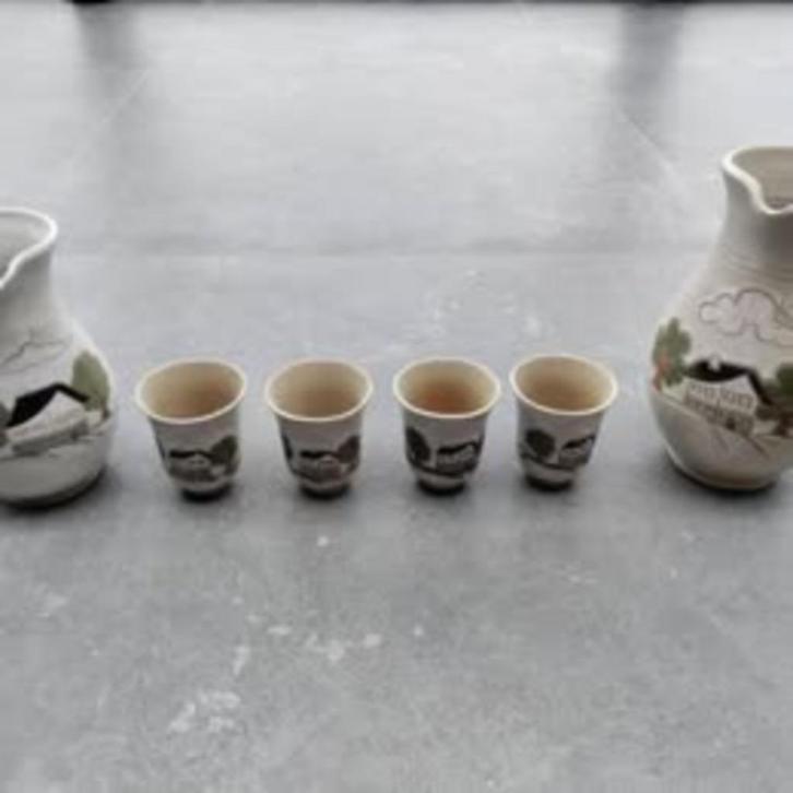 Ensemble 2 cruches + 4 gobelets en grès Poterie Lardinois, Antiek en Kunst, Antiek | Keramiek en Aardewerk, Ophalen