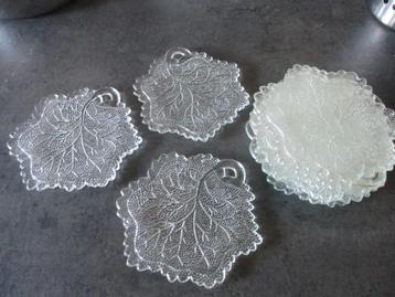 12 sous verres feuilles Val st lambert beschikbaar voor biedingen