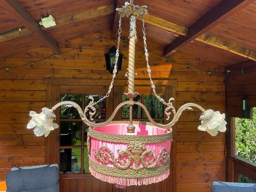 Prachtige antieke bronzen hanglamp met oud roze korf, Huis en Inrichting, Lampen | Hanglampen, Zo goed als nieuw, 75 cm of meer