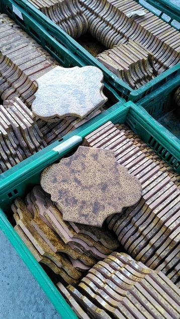 groot lot verschillende overstock tegels - vintage 70's beschikbaar voor biedingen