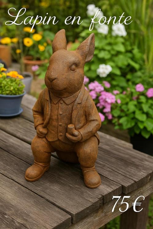 Zittend kostuum met konijn, Tuin en Terras, Tuinbeelden, Nieuw, Overige typen, Metaal, Ophalen