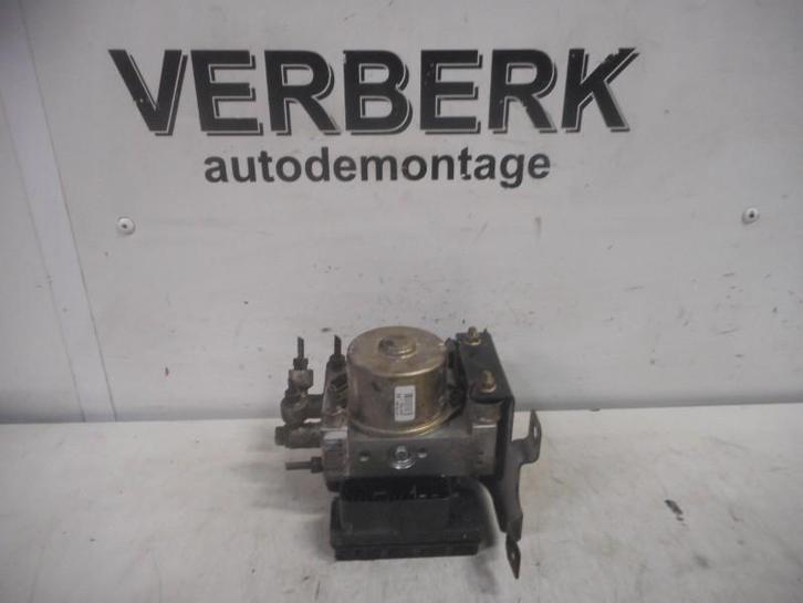 ABS POMP Ford Ranger (01-1999/06-2006) (um53--437aq), Auto-onderdelen, Overige Auto-onderdelen, Ford, Gebruikt