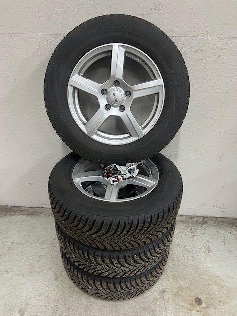 Winterset Renault Kadjar Falken EuroWinter HS01 215/65 R16, Auto-onderdelen, Banden en Velgen, Banden en Velgen, Winterbanden