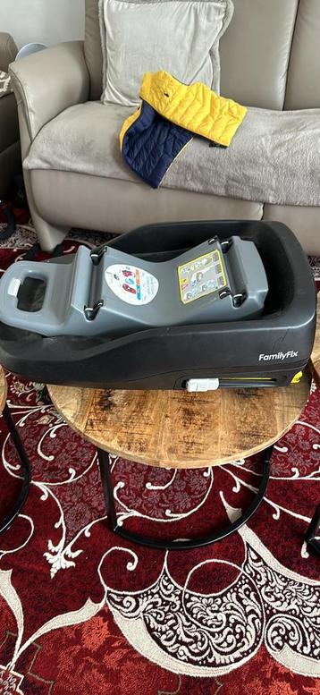 Maxicosi pebble met isofix/familyfix compleet  beschikbaar voor biedingen
