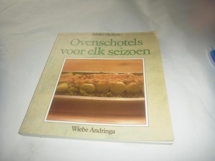 boek ovenschotels, Boeken, Kookboeken, Zo goed als nieuw, Hoofdgerechten, Ophalen of Verzenden
