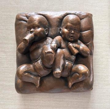 Beeldje baby tweeling beschikbaar voor biedingen