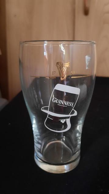 klein glas GUINNESS DRAUGHT - HOGE HOED beschikbaar voor biedingen