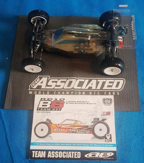 Team Associated B6 Factory Team Kit 2WD met tal van opties, Hobby en Vrije tijd, Modelbouw | Radiografisch | Auto's, Zo goed als nieuw