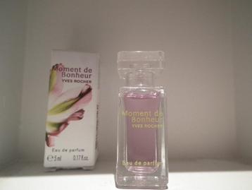 Moment van geluk Yves Rocher Eau de Parfum (5 ml), Verzamelen, Verzenden, Nieuw, Miniatuur, Gevuld