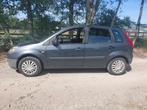 Ford Fiesta 1300 cc benzine met Airco, Auto's, Voorwielaandrijving, Stof, 1242 cc, 4 cilinders
