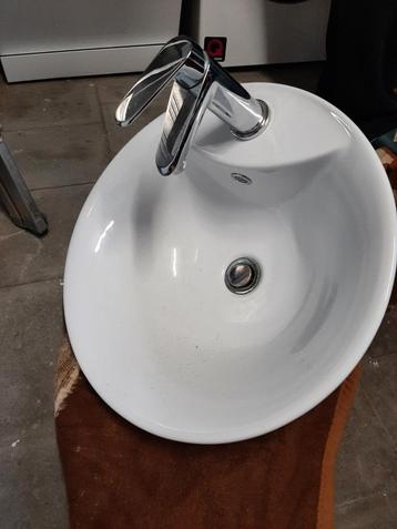 Lavabo 2 stuks beschikbaar voor biedingen