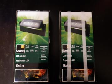 2 projecteurs exterieur orientable LED beschikbaar voor biedingen