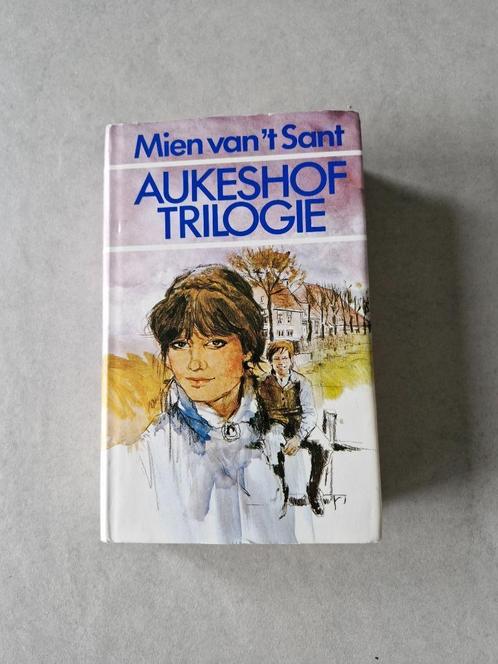 Aukeshof trilogie - Mien van 't Sant, Boeken, Streekboeken en Streekromans, Ophalen of Verzenden