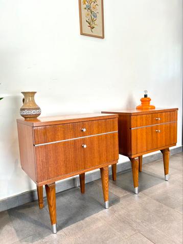 2 vintage nachtkastjes beschikbaar voor biedingen