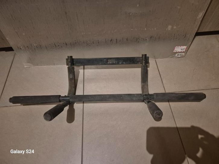 Optrekstang / pull-up bar – multifunctioneel, Sport en Fitness, Fitnessapparatuur, Gebruikt, Overige typen, Armen, Buik, Rug, Metaal