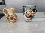 Spaanse waterkruik en Italiaanse vaas, Antiquités & Art, Antiquités | Vases, Enlèvement ou Envoi
