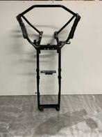 Piaggio MP3.  250/300/400/500 LT framebeugel