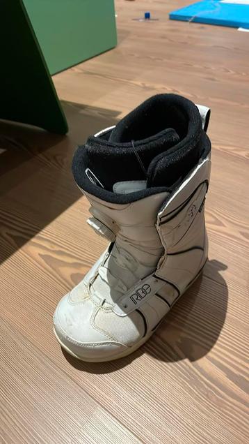 Snowboardbotten maat 37 beschikbaar voor biedingen