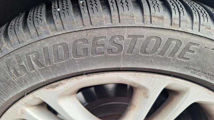 Winterbanden Bridgestone, Auto-onderdelen, Banden en Velgen, Band(en), Winterbanden, 18 inch, 245 mm, Personenwagen, Gebruikt