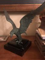 Aigle en bronze, Bronze