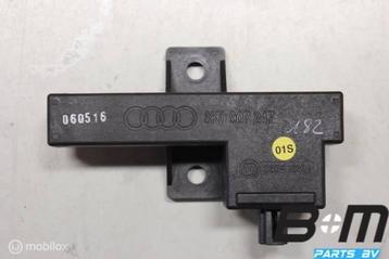 Kessy antenne links Audi A5 Coupe 8K0907247 beschikbaar voor biedingen