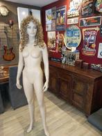 Mannequin paspop, Ophalen, Paspop