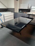 EET & VERGADERING TAFEL, Enlèvement