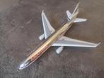 MD-11 American Airlines 1/400., Schaalmodel, Zo goed als nieuw, Ophalen