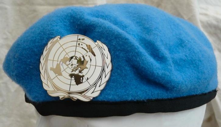 Baret Beret, UN/VN Vredesmacht, UNPROFOR, maat 59, 1990s.(3), Verzamelen, Militaria | Algemeen, Landmacht, Helm of Baret, Ophalen of Verzenden