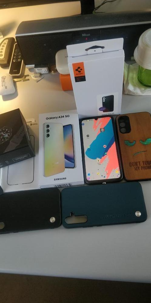 Samsung smartphone + smartwatch, Telecommunicatie, Mobiele telefoons | Samsung, Zo goed als nieuw, Galaxy A, 8 GB, Zonder abonnement