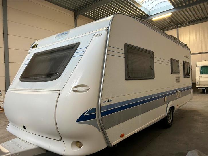 Caravan hobby, Caravans en Kamperen, Caravans, Particulier, tot en met 4, 1000 - 1250 kg, Rondzit, Hobby, Frans bed, 5 tot 6 meter