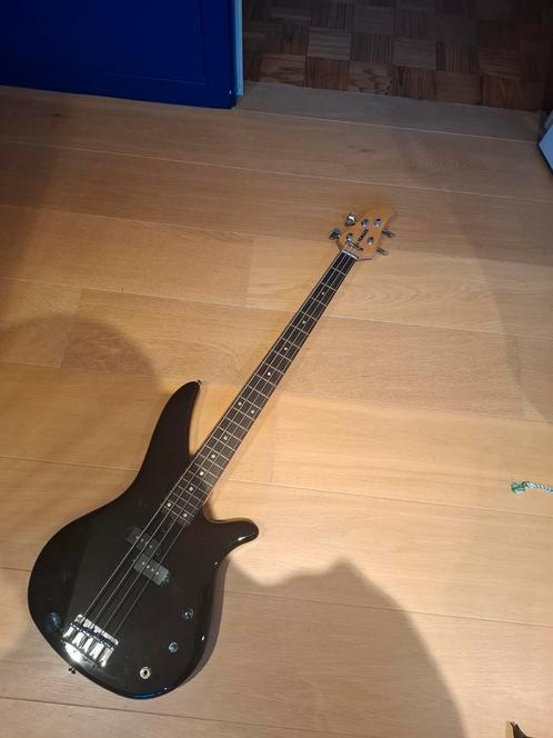 Yamaha Bass ERB070, Muziek en Instrumenten, Snaarinstrumenten | Gitaren | Bas, Zo goed als nieuw, Elektrisch, Ophalen