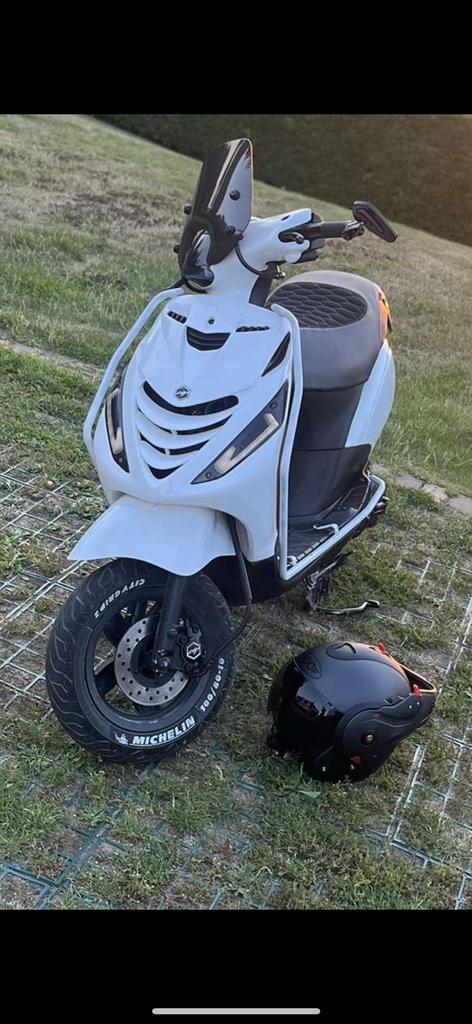 Piaggio zip 4t 50cc a klasse, Fietsen en Brommers, Scooters | Piaggio, Zo goed als nieuw, Zip, Klasse A (25 km/u), Benzine, Ophalen