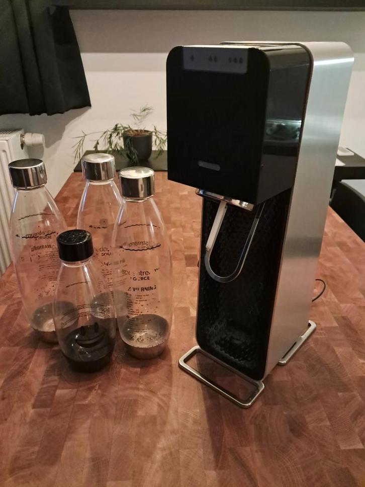 Sodastream Power elektrisch. 4 flessen + lege gasfles., Electroménager, Machines à eau pétillante, Enlèvement