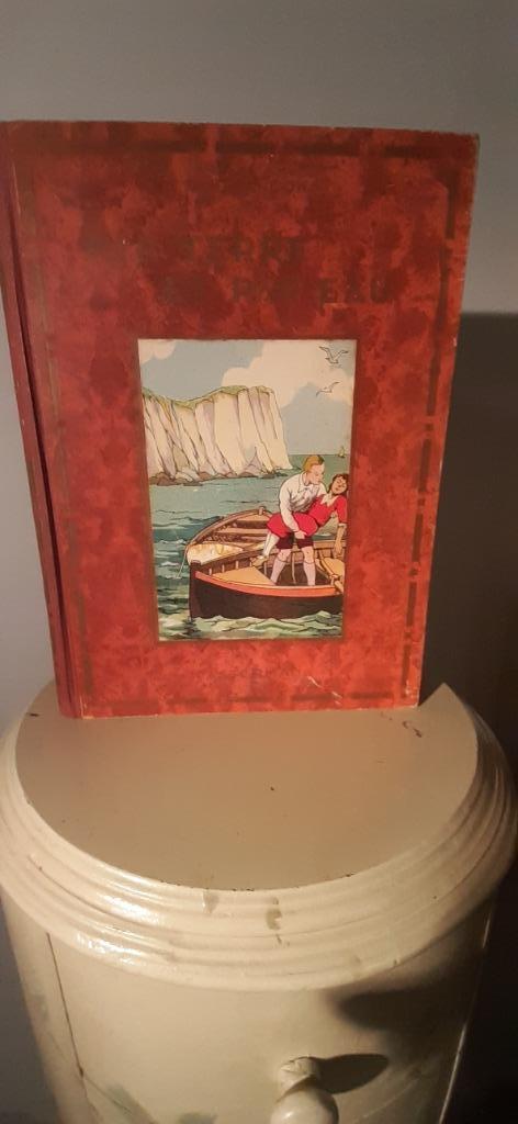 Antiek avonturen boek uitgeverij Casterman / livre antique, Antiek en Kunst, Antiek | Boeken en Manuscripten, Ophalen of Verzenden