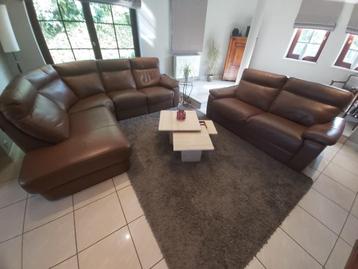 LEDEREN SALON beschikbaar voor biedingen